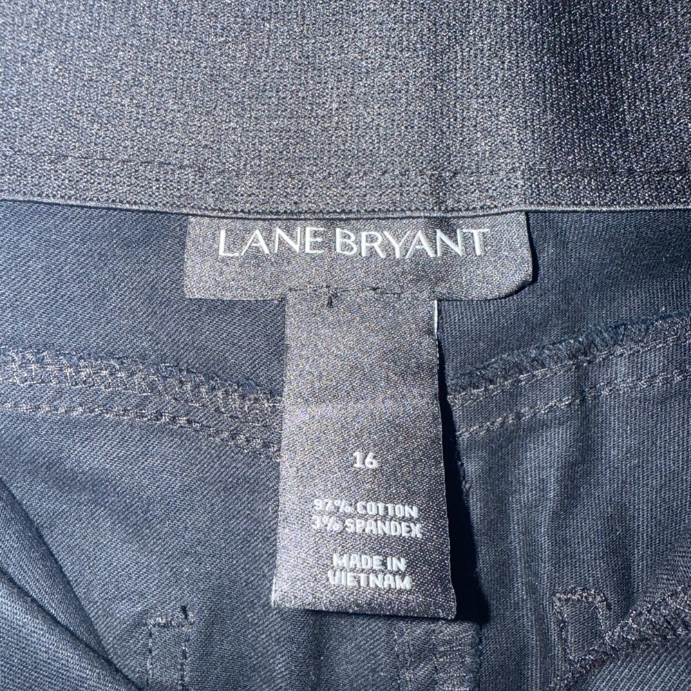 Lane Bryant NWT
Black Khaki Joggers
Size 16